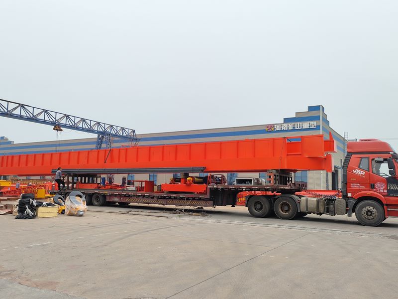 通用橋式起重機 QDXX32/5t—27.7m 制作完成，發往陜西省銅川市交付客戶使用。
